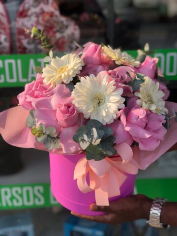 BOX DE ROSAS E GERBERAS